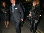 Шон Бин в номинации трансвестит года Шон Бин в номинации трансвестит года