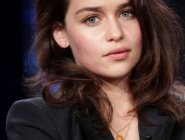 Эмилия Кларк в роли стриптизерши