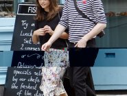 Ричард Мэдден и Дженна Колеман на прогулке Ричард Мэдден и Дженна Колеман на прогулке