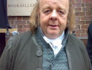 Роль Мейса Тирелла исполнит Роджер Эштон-Гриффитс