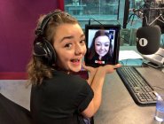 Мэйси Уильямс побывала на радиостанции ВВС
